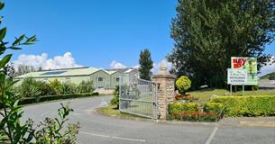 Isle of Wight, Things to Do, Eating Out, Busy Bee, Ryde, Olive Tree Restaurant, Main entrance
