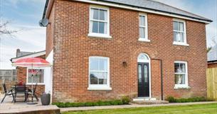 Isle of Wight, Accommodation, Self Catering, Devonia Cottage, Newchurch, Exterior Front