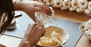Isle of Wight, Things to do, School Summer Holidays, Childrens Garlic Bread workshop, Garlic Farm