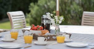 Isle of Wight, Accommodation, Self Catering, Bembridge, Hilda Cottage, Breakfast al fresco