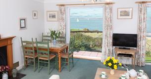 Isle of Wight, Accommodation, Self Catering, House on the Shore, Yarmouth, Living Room