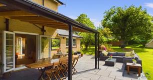 Isle of Wight, Accommodation, Self Catering, Agency, Timbers, Outside dining, sitting and patio area