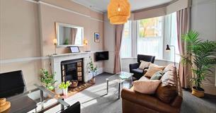 Lounge in Katharine Apartment, Fernhurst Holiday Apartments, self catering, Shanklin, Isle of Wight