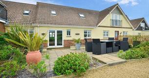 Isle of Wight, Accommodation, Self Catering, Driftwood, Seabreeze Cottages, BRIGHSTONE, Patio Terrace