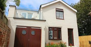 Isle of Wight, Accommodation, Self Catering, St Catherine's Freshwater, Facade