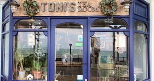 Isle of Wight, Eating Out, Cafe/Tea Room, Toni's, Ventnor, Cafe Window and Frontage