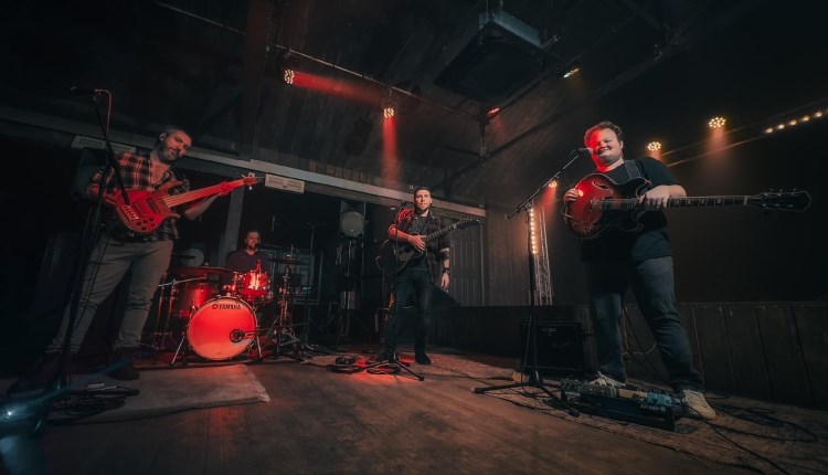 Isle of Wight, Things to Do, Live Music, Luccombe Hall Hotel, Shanklin, Image of 4 piece band in a venue