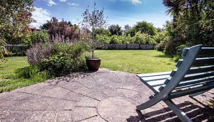 Isle of Wight, Accommodation, Cosy Cottage, Self Catering, Freshwater, Patio and Garden area