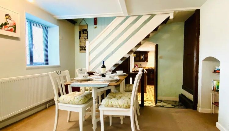 Dining area at Kari's Cottage, Ventnor, self catering, Isle of Wight