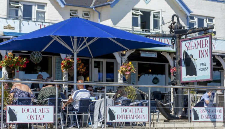 Isle of Wight - Shanklin - The Steamer Inn - Public House - Front Terrace