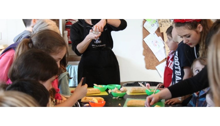 Isle of Wight, Garlic farm, workshops, Childrens Workshop, Garlic Bread Making