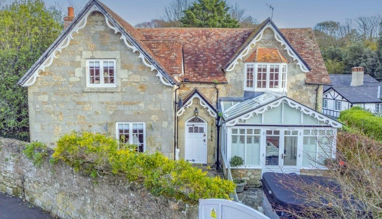 Outside view of Haviland Cottage, Ventnor, Self Catering