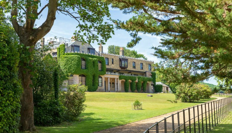 Isle of Wight, Attraction, Farringford, Historic Building and Garden