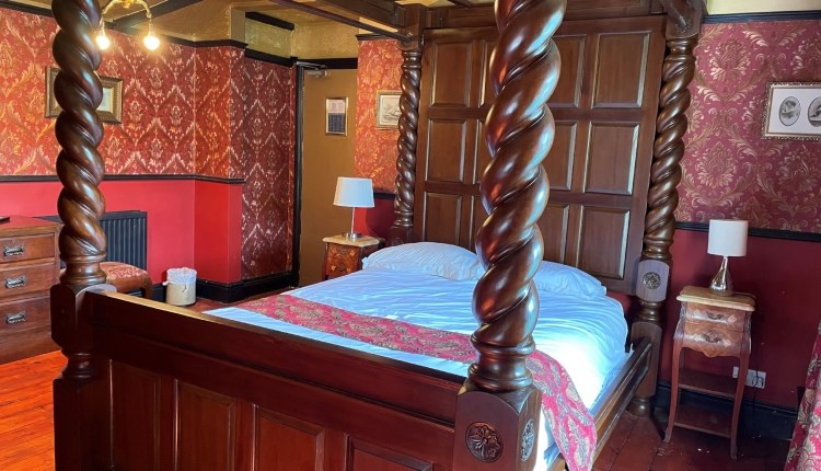 Isle of Wight, Accommodation, Hotels, Keats Green Hotel, Shanklin, Four Poster Bed