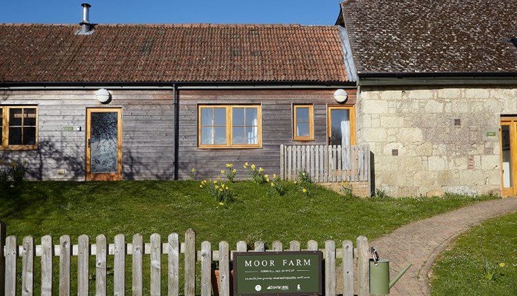 Isle of Wight, Accommodation, Self catering, Moor Farm, Outside image