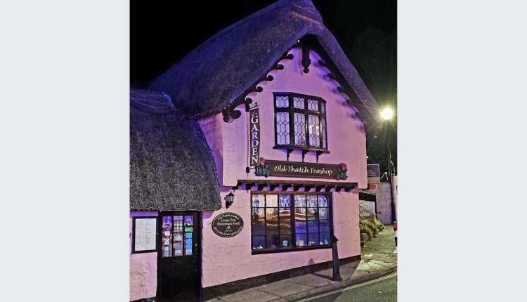 Isle of Wight, Eating Out, Food and Drink, Old Thatch Tea  Shop and Tea Gardens, Old Shanklin Village, Outside at Night