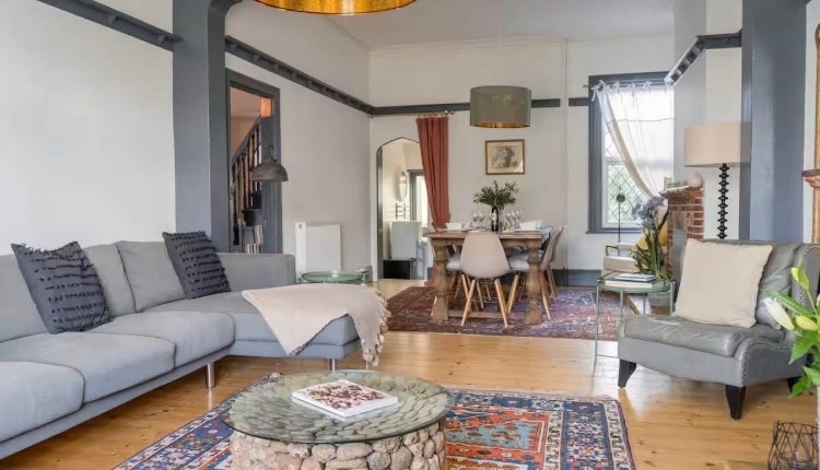 Isle of Wight, Accommodation, Self Catering, Regent Street Townhouse, Living room through to dining room.