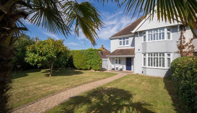 Outside view of Rosemullion, Isle of Wight, HB Holiday Lettings, coastal escape, self catering cottages and houses