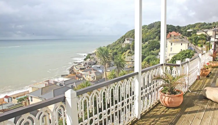 Isle of Wight, Accommodation, Seacliff, Ventnor, Sea and town views from Balcony