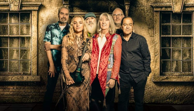 Isle of Wight, things to do, live music, medina theatre, Steeleye Span,