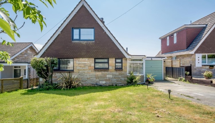 Isle of Wight, Accommodation, Self Catering, Sunset Beach, Freshwater, Front of Property