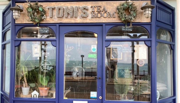 Isle of Wight, Eating Out, Cafe/Tea Room, Toni's, Ventnor, Cafe Window and Frontage