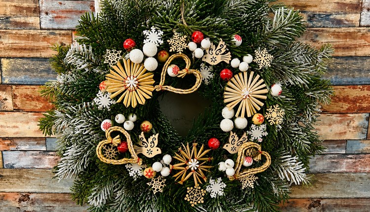 Christmas wreath workshop at island craftworks, Isle of Wight, Christmas events, festive workshops, whats on