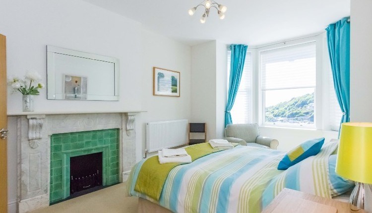 Double bedroom in apartment at Hambrough House, Ventnor, Self-catering