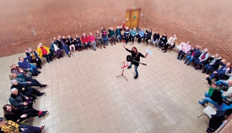 visit isle of wight, things to do, singing circle