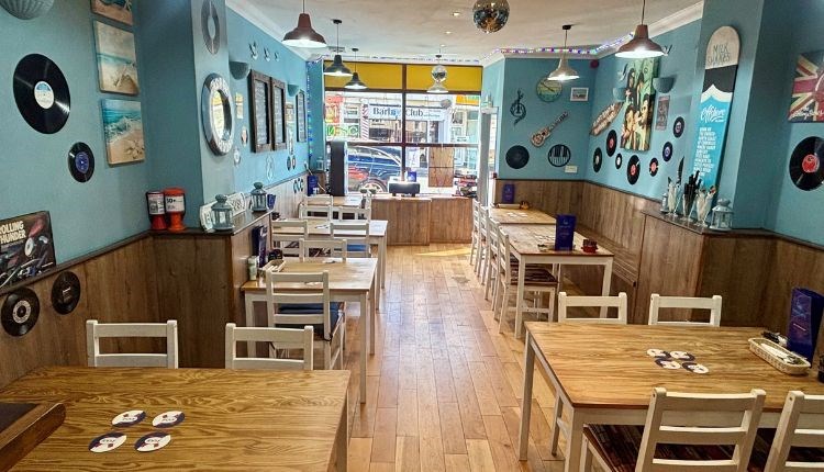 Inside dining at Bonnygoo Bar & Burger Lounge, Shanklin, Isle of Wight, food, burgers, live music