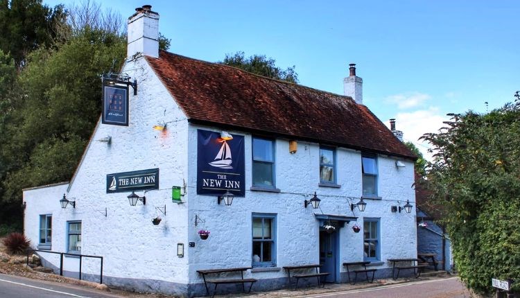 Outside view of The New Inn, Shalfleet, Isle of Wight, country pub, local produce, food & drink