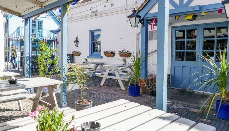 Outside eating area at The Kings Head, Yarmouth, Isle of Wight, pub, local produce, live music