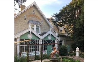 Isle of Wight, Accommodation, Enchanted Manor, Guest House, Niton, Exterior
