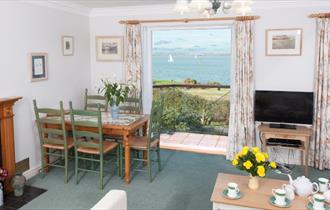 Isle of Wight, Accommodation, Self Catering, House on the Shore, Yarmouth, Living Room