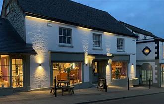 Outside view of the Crown & Bear in the evening, pub, Isle of Wight, eat & drink