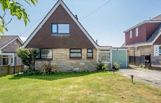 Isle of Wight, Accommodation, Self Catering, Sunset Beach, Freshwater, Front of Property