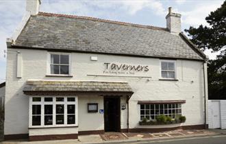 Isle of Wight, Eating Out, Food and Drink, The Taverners, GODSHILL