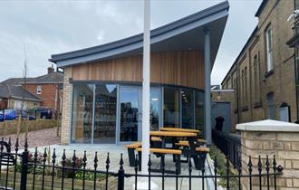 Isle of Wight, Tourist Information Point, East Cowes, Outside seating space