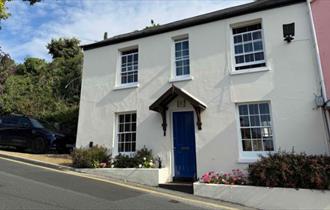 Outside exterior view of India Cottage, self catering, accommodation, Isle of Wight, Ventnor