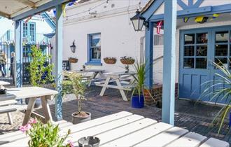 Outside eating area at The Kings Head, Yarmouth, Isle of Wight, pub, local produce, live music