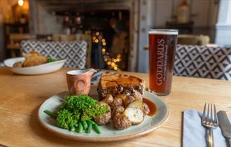 Pie and beer at The Bugle Coaching Inn, Yarmouth, Isle of Wight, eat & drink, local produce