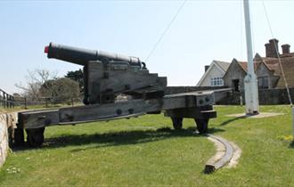 Cannon outside Yarmouth Castle, Isle of Wight, Things to Do