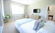 Isle of Wight, Pinkmead Estate and Vineyard, ensuite master