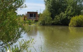 Waterside lodge with lake views at Four Lakes Retreat, self catering, lakeside retreat, Isle of Wight