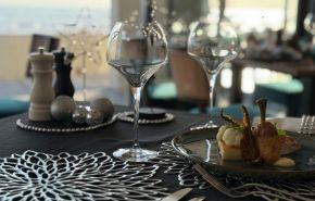 Festive place setting at the Albion Hotel for the New Year's Eve party