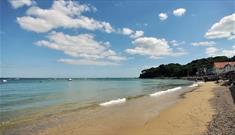 Sandy beach at Seagrove Bay, Isle of Wight, Things to Do