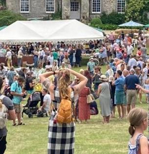 Isle of Wight, Things to do, Midsummer Fair, Shorwell. fair scene
