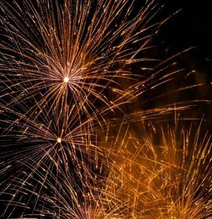Fireworks in the sky, Fireworks in Yarmouth on the Isle of Wight, torchlight procession, what's on, event