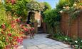 Isle of Wight, Accommodation, Self Catering, COWES, 26 Sun Hill, patio/terrace garden