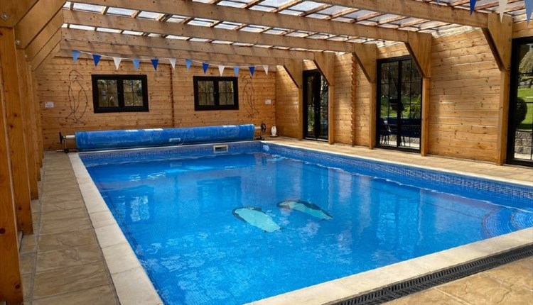 Isle of Wight, Accommodation, Self Catering, Arethus Cottage Holiday Lodges, Ryde, Indoor Pool